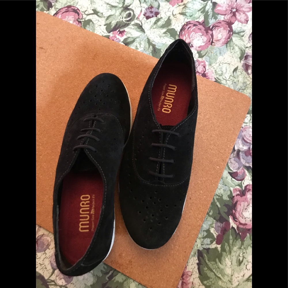 Munro black suede perforated oxford